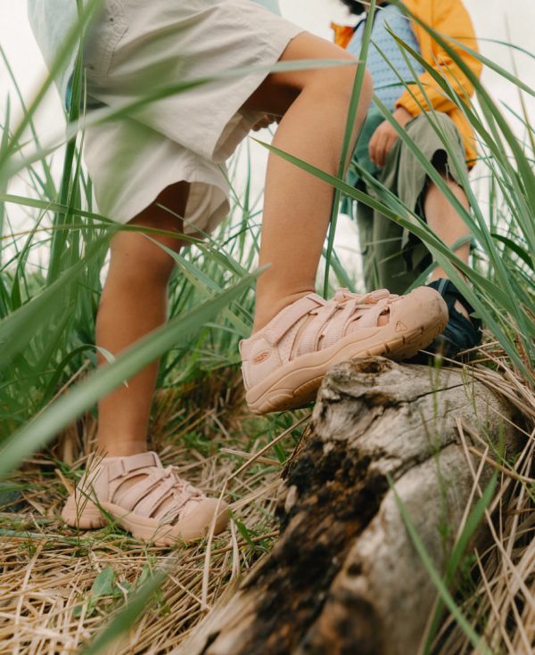 Little Kids' Newport H2  |  Cameo Rose Monochrome